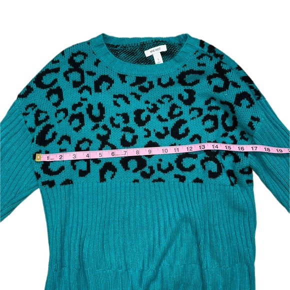NWOT Leopard Style Sweater - Picture 5 of 5